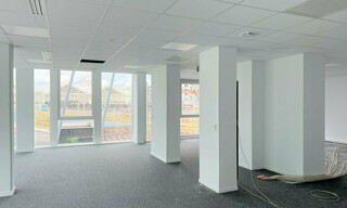 Bureau  322 m² à louer à Tours (37000)