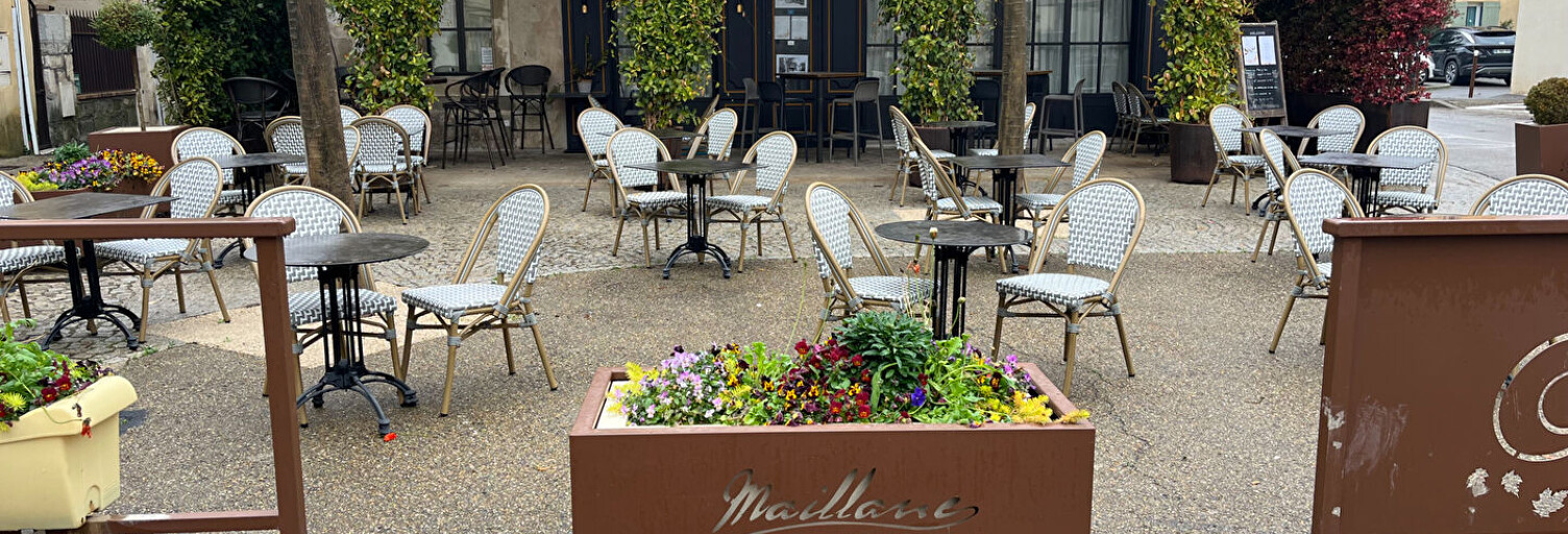 Commerce  100 m² à vendre à Maillane (13910)