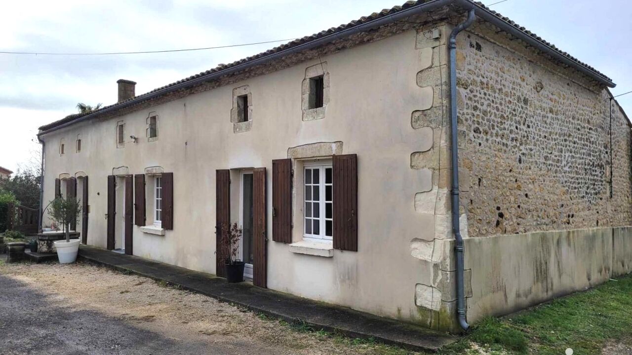 maison 8 pièces 236 m2 à vendre à Saint-Bonnet-sur-Gironde (17150)