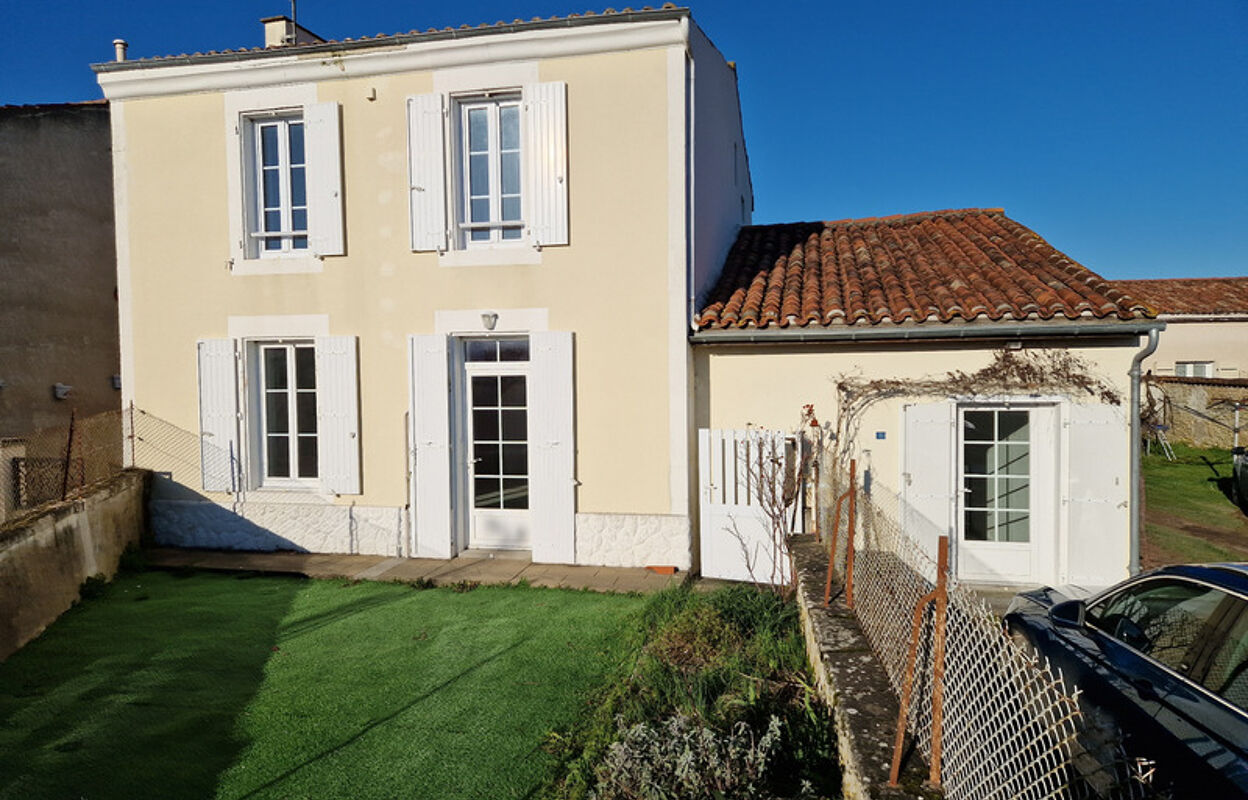 maison 4 pièces 87 m2 à vendre à Saint-Jean-d'Angély (17400)