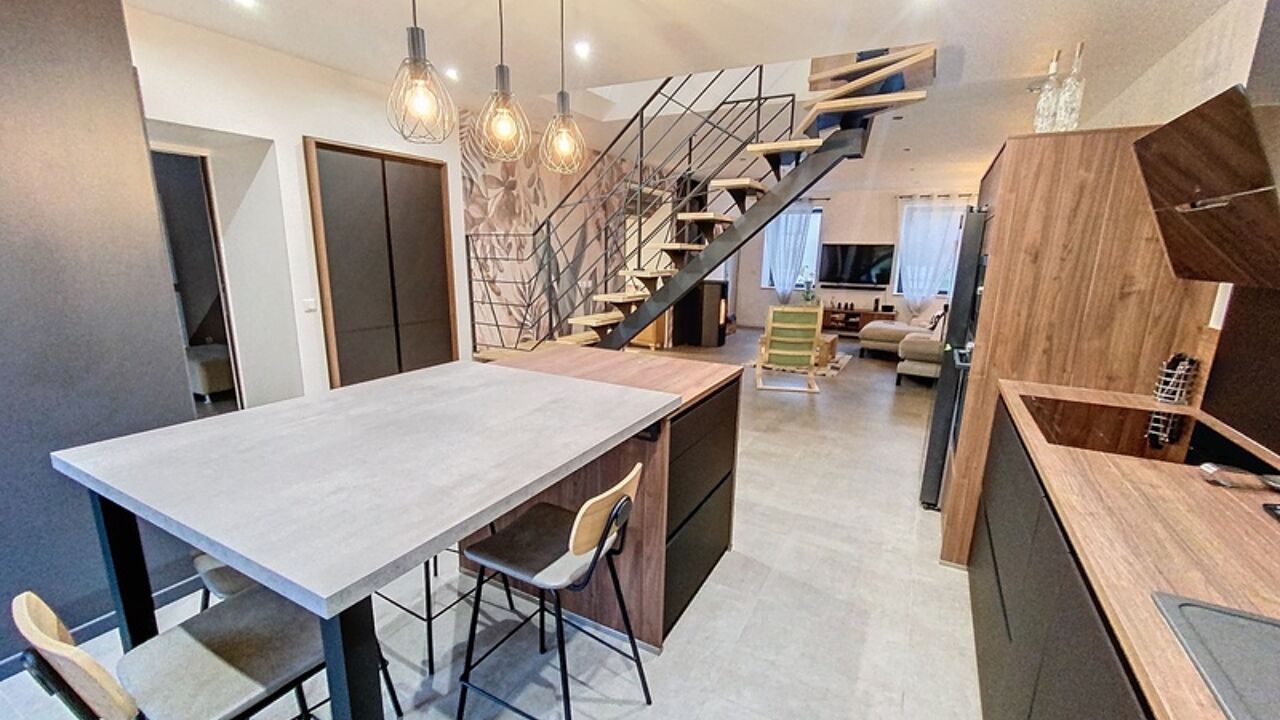 maison 8 pièces 250 m2 à vendre à Bourgoin-Jallieu (38300)
