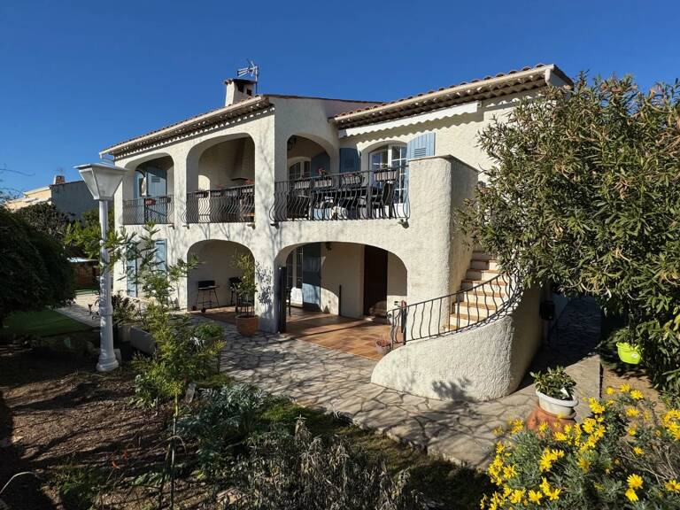 EXCLUSIVITÉ VILLA RÉNOVÉE DE 160 M2 4 CHAMBRES — photo 1
