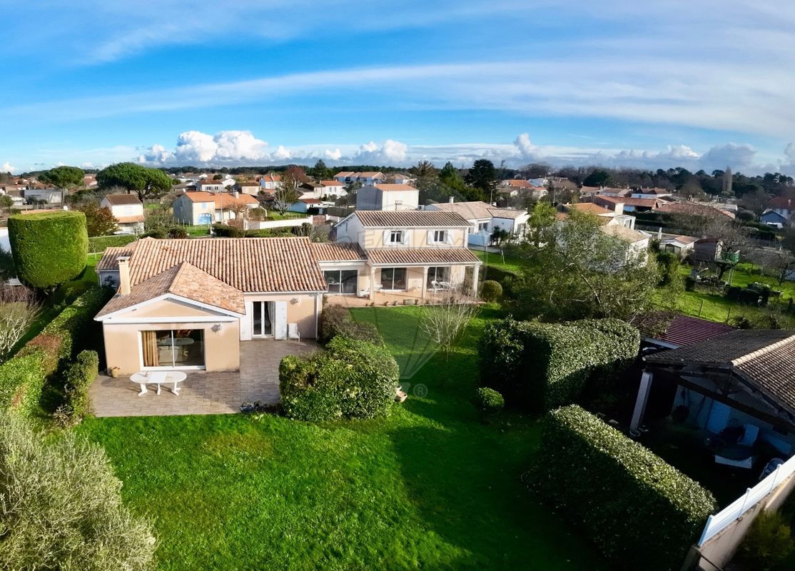 Villa / Maison 9 pièces  à vendre Mathes (Les) 17570