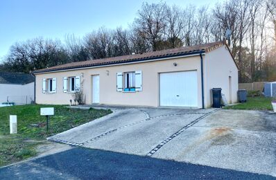 vente maison 194 250 € à proximité de Fleuré (86340)