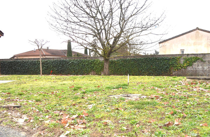 RABASTENS- Terrain à bâtir de 385 m2  à 3 mn du centre ville — photo 4