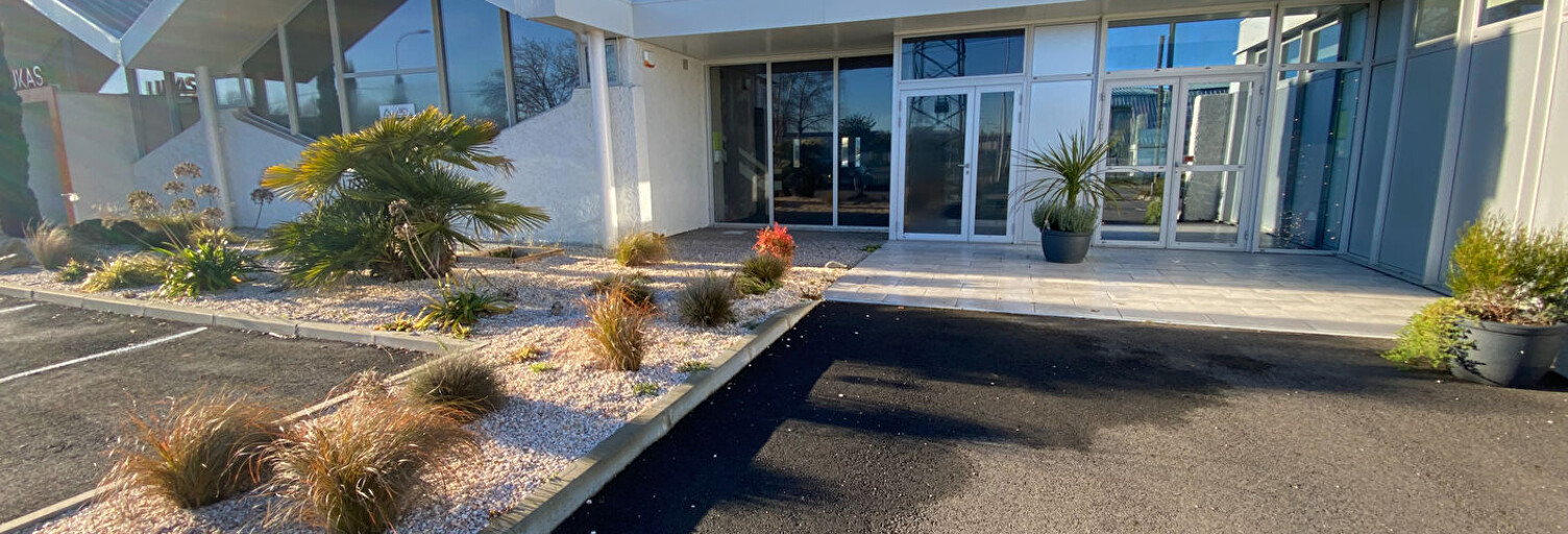 Commerce  550 m² à vendre à Lons (64140)