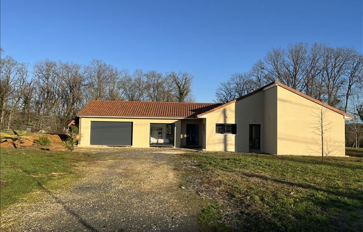 maison 6 pièces 140 m2 à vendre à Saint-Martial-d'Albarède (24160)