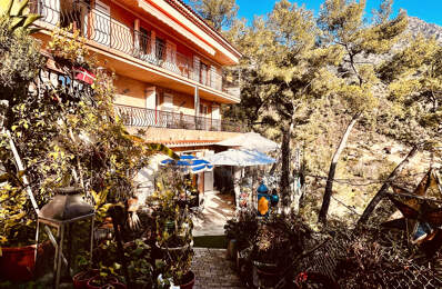 Menton grande maison divisée en plusieurs logements terrasse — photo du bien