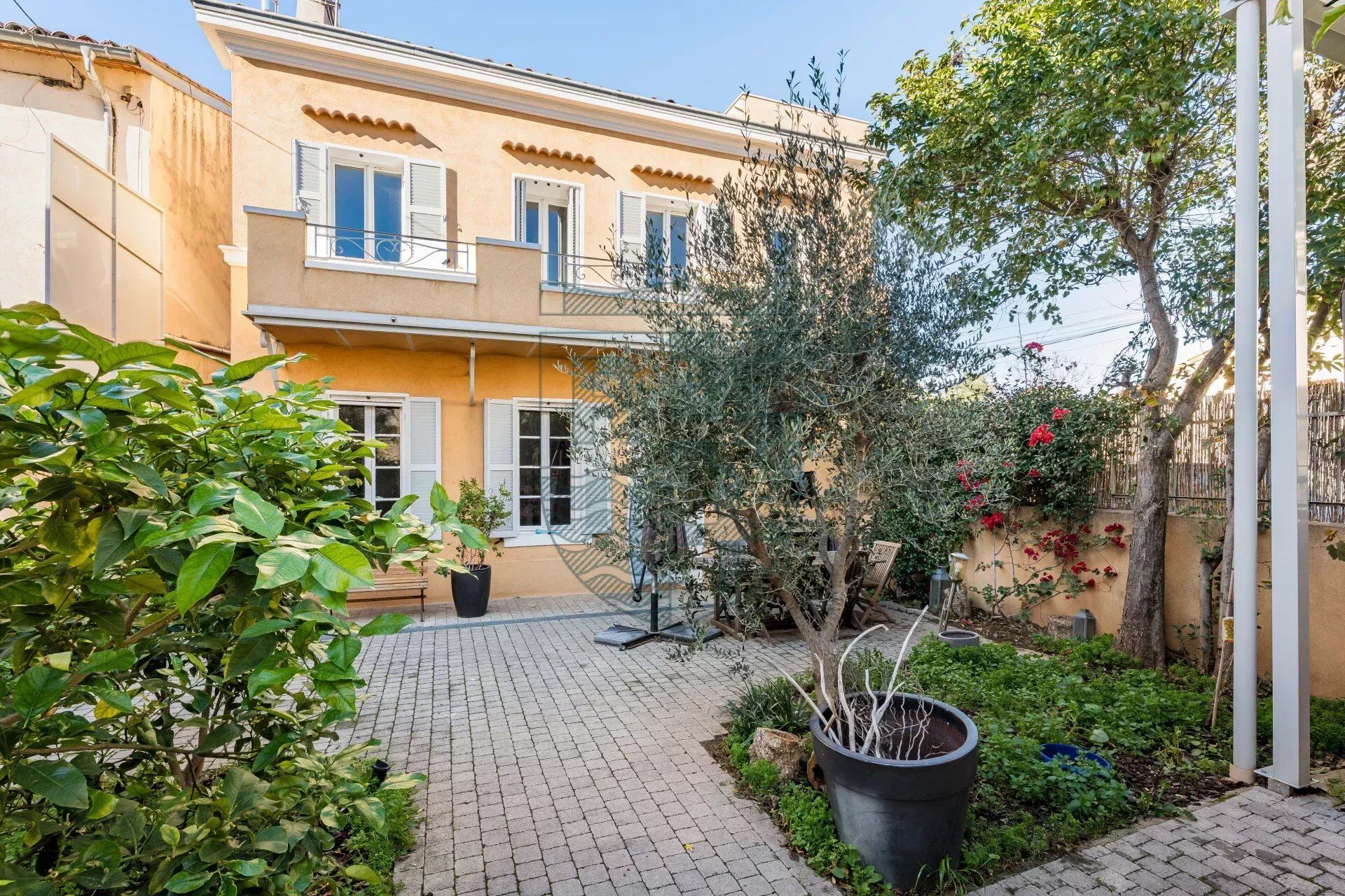 Villa / Maison 7 pièces  à vendre Marseille 12eme 13012