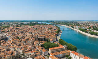 Commerce  90 m² à louer à Arles (13200)