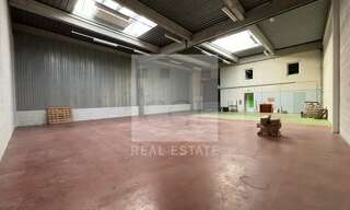 Commerce  370 m² à louer à Saint-Priest (69800)