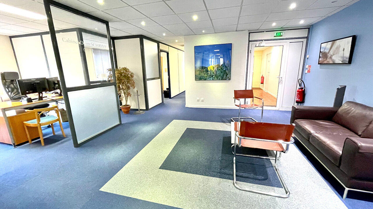 bureau  pièces 295 m2 à louer à Villeurbanne (69100)