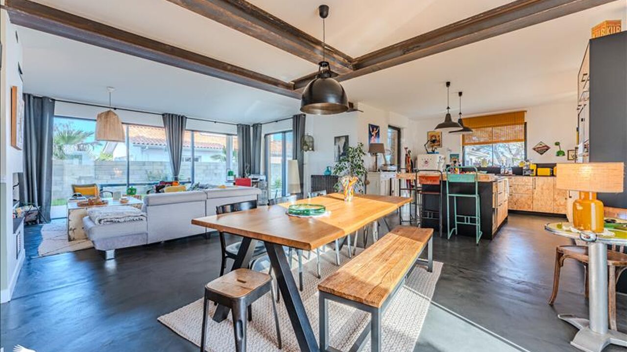 maison 7 pièces 215 m2 à vendre à Gujan-Mestras (33470)