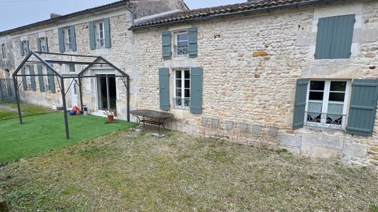 maison 6 pièces 220 m2 à vendre à Grézac (17120)