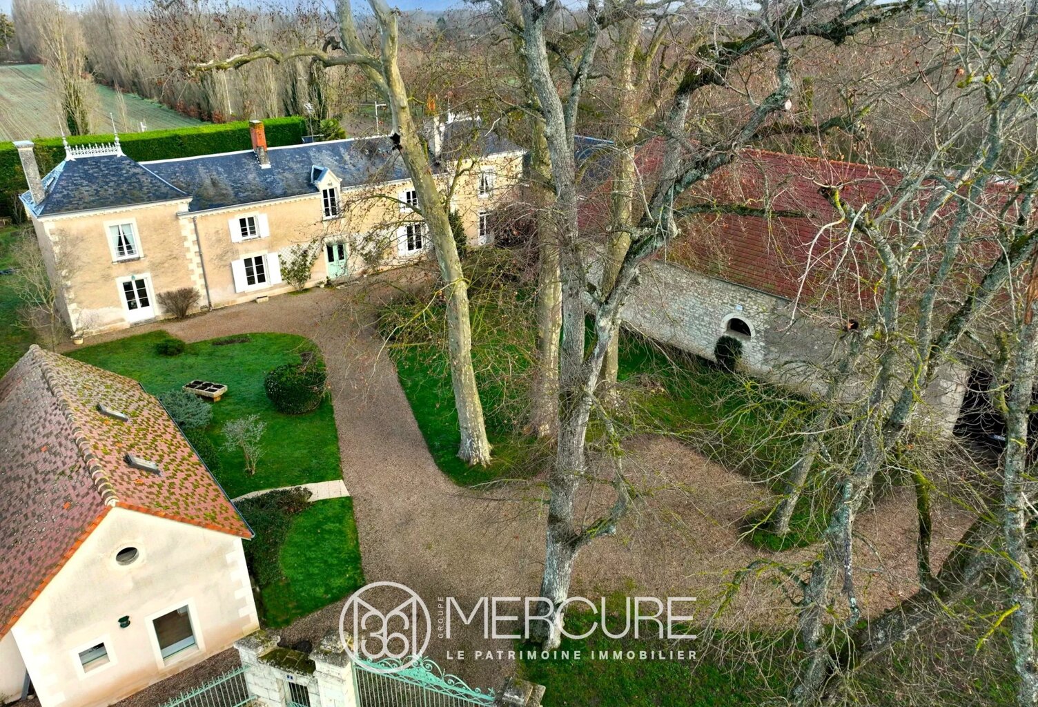 LOGIS XIXe avec MAISON D'AMIS, PISCINE et DEPENDANCE — photo 1