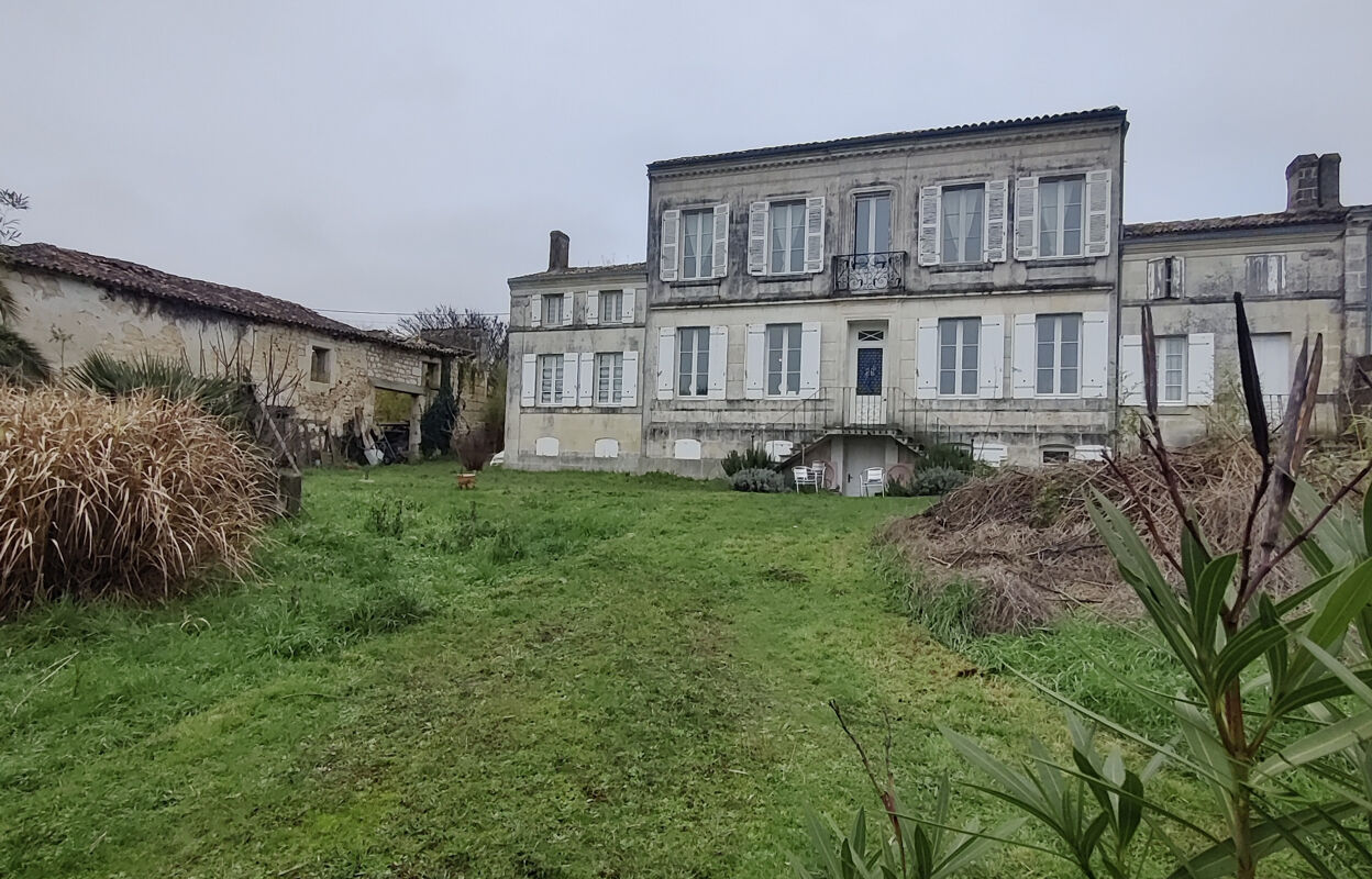 maison 7 pièces 240 m2 à vendre à Chaniers (17610)