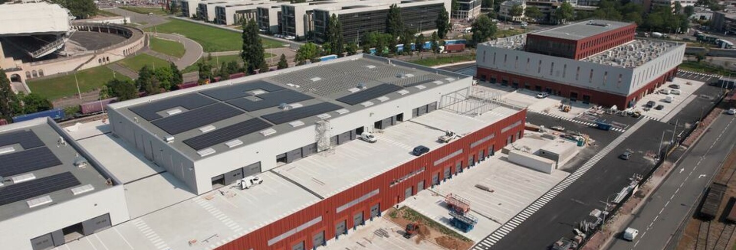 Commerce  8507 m² à louer à Lyon 7 (69007)