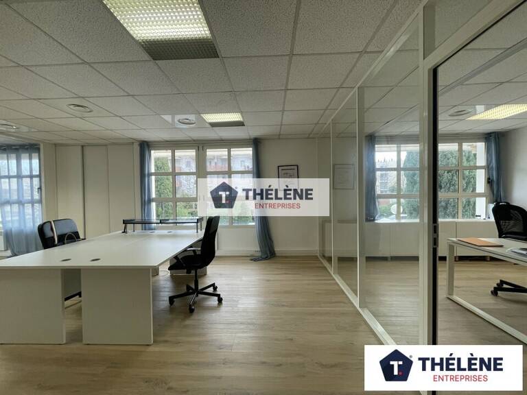 BUREAUX à LOUER — photo 1