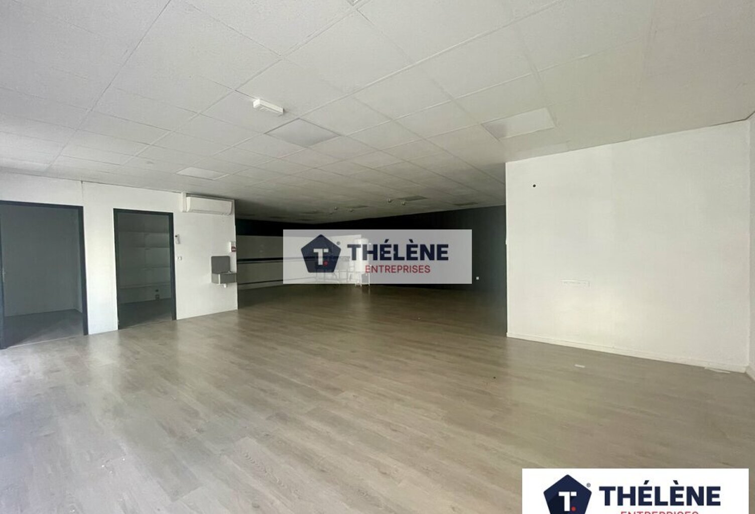 BUREAUX à LOUER — photo 1