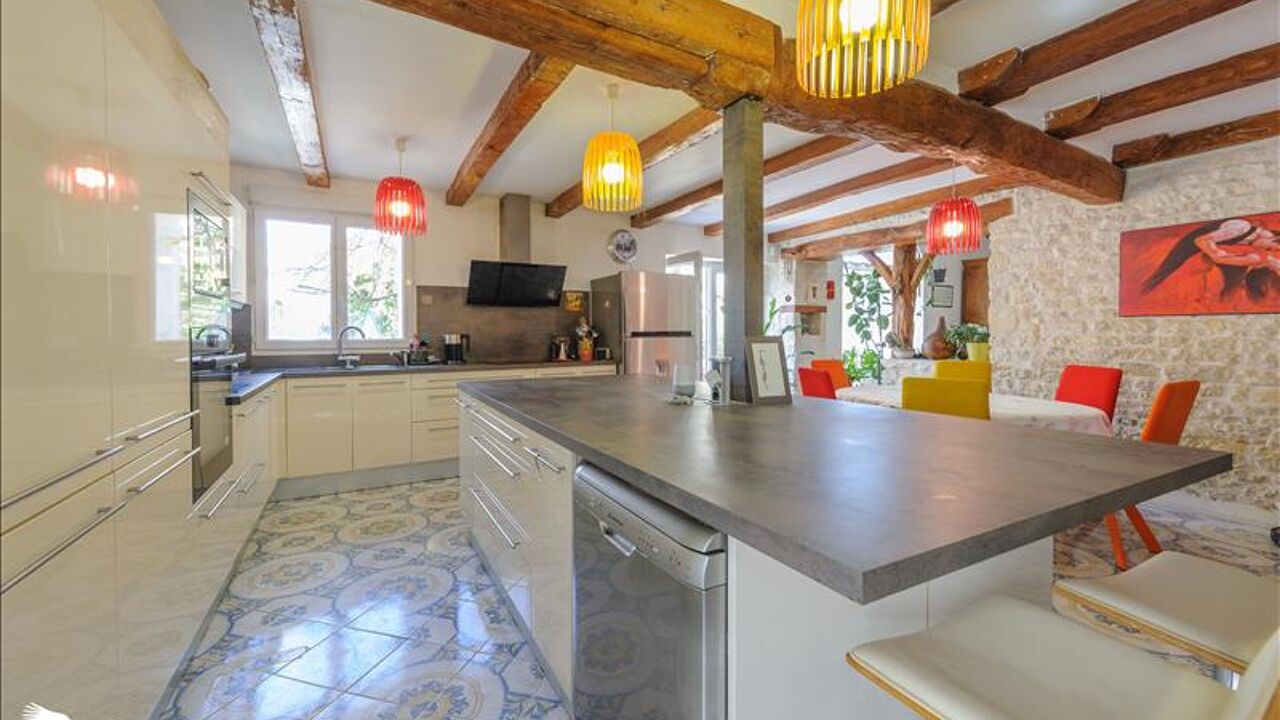 maison 8 pièces 297 m2 à vendre à Saint-Médard-d'Aunis (17220)