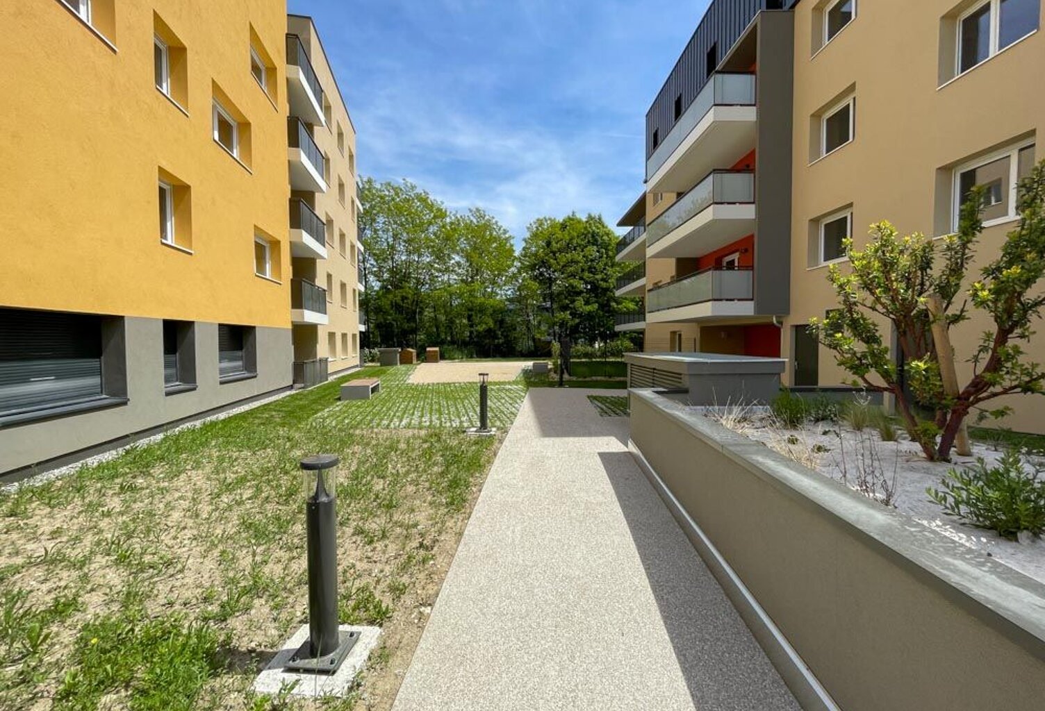 COGNIN - APPARTEMENT T4, DE 89.94 m² CARREZ AVEC TERRASSE DE 49.64 m² — photo 1