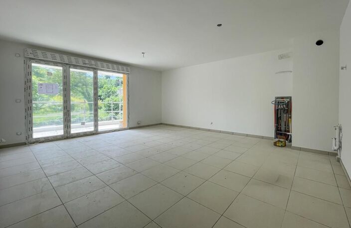 COGNIN - APPARTEMENT T3 DE 69.35 m² CARREZ AVEC BALCON — photo 4