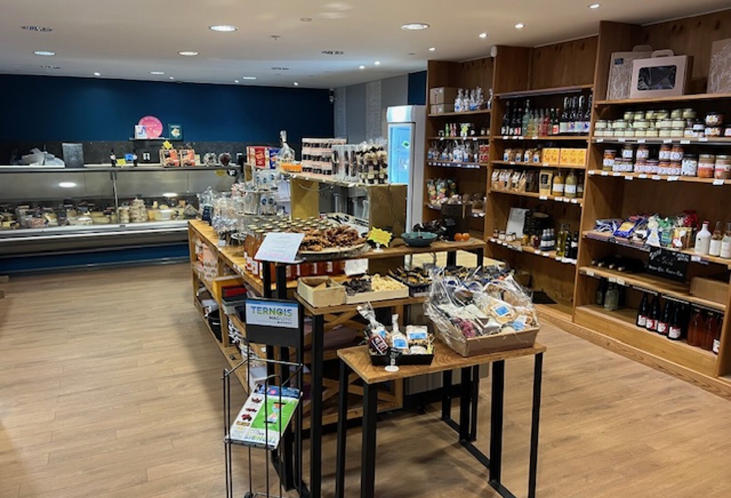 Vente commerce  180 m² Frévent (62270) — photo 1
