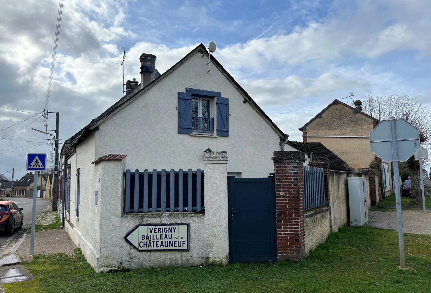 A VENDRE - Maison 3 pièces CLEVILLIERS axe DREUX - CHARTRES — photo 1
