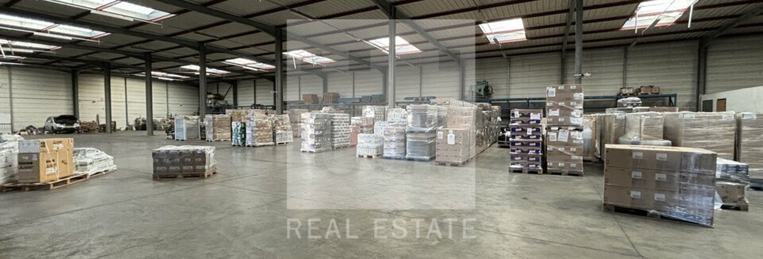 Commerce  1780 m² à louer à Corbas (69960)