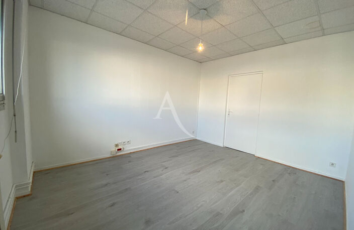 Local commercial — photo 3