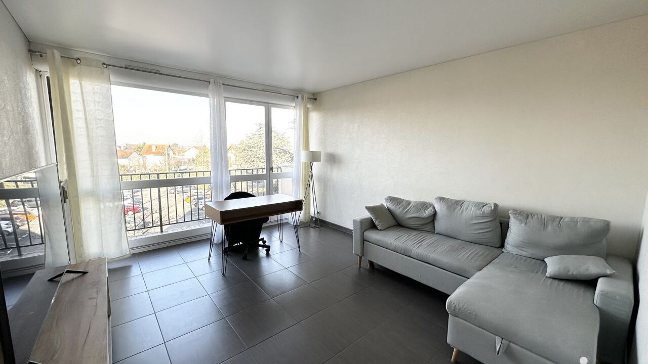 appartement 3 pièces 61 m2 à vendre à Ris-Orangis (91130)