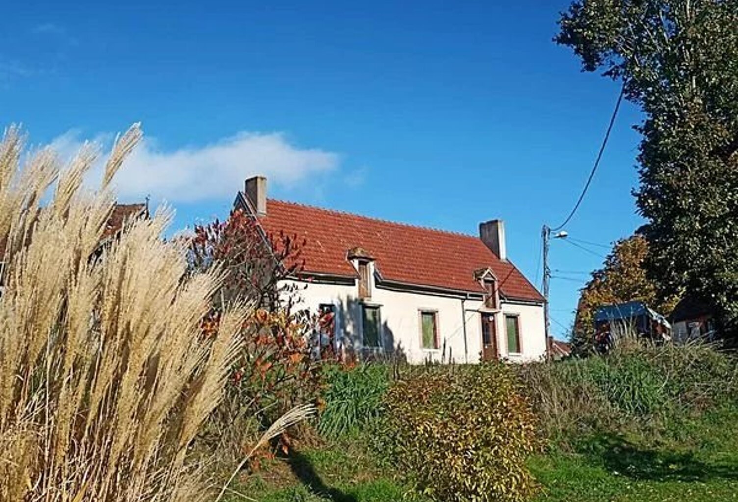 MAISON DE CAMPAGNE avec hangar, abri et terrain — photo 1