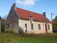 MAISON DE CAMPAGNE avec hangar, abri et terrain — photo 2