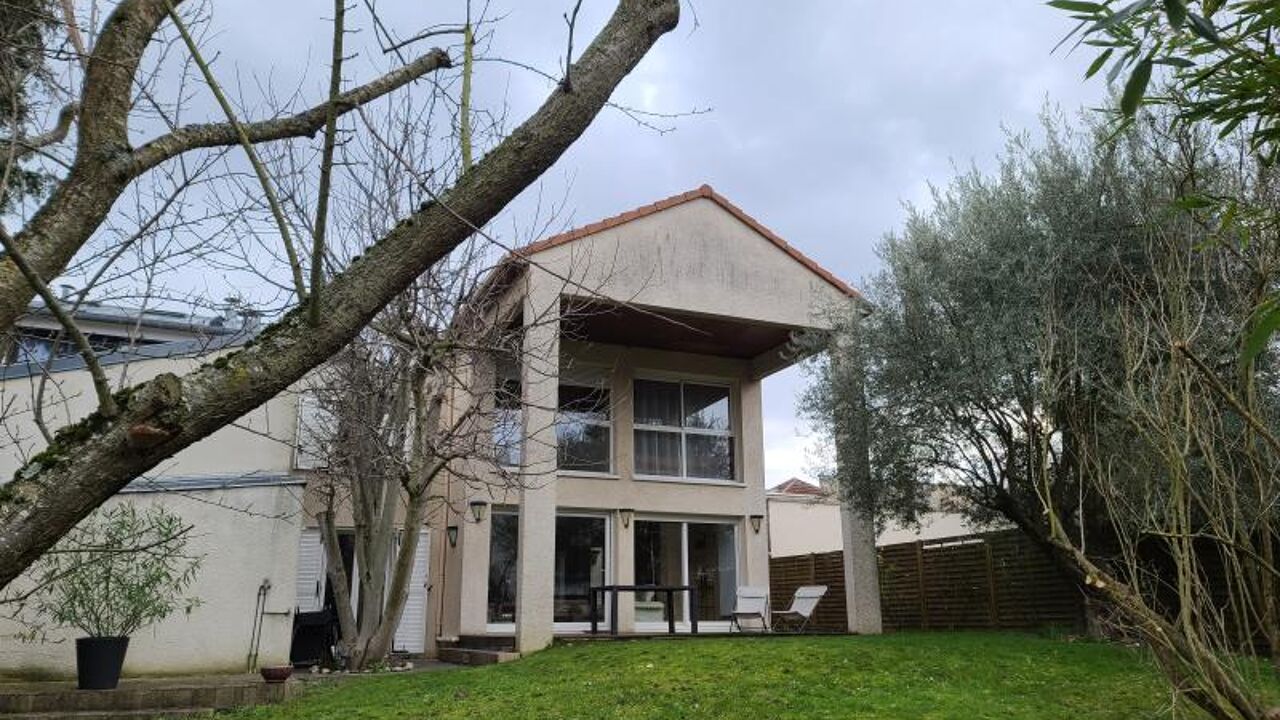 maison 5 pièces 165 m2 à vendre à Rueil-Malmaison (92500)