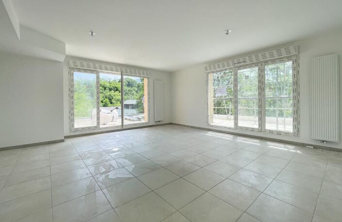 COGNIN - APPARTEMENT T5, DE 101.36 m² CARREZ AVEC TERRASSE DE 62.47 m² — photo 4