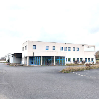 Local industriel 3243 m²