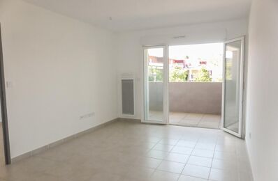 location appartement 630 € CC /mois à proximité de Domazan (30390)