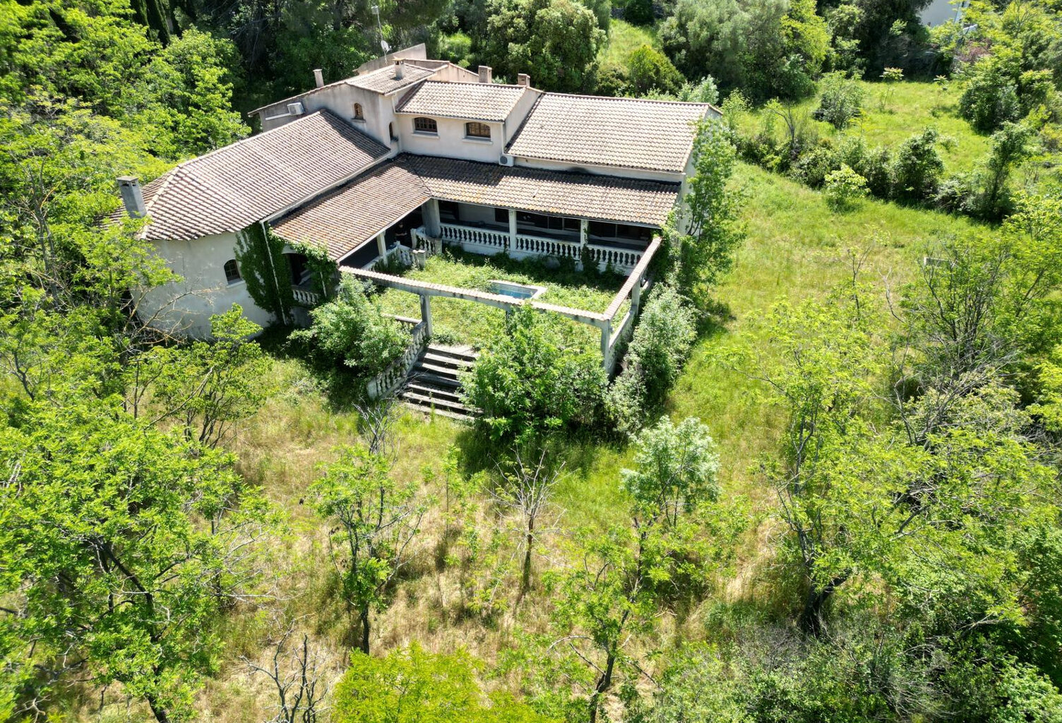 st Georges d'orques -  grande villa de 390 m2 à rénover sur — photo 1