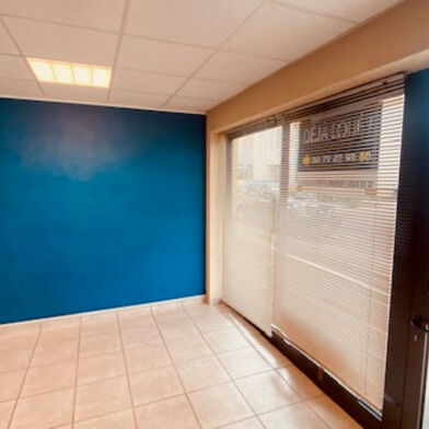 Commerce 4 pièces 1081 €