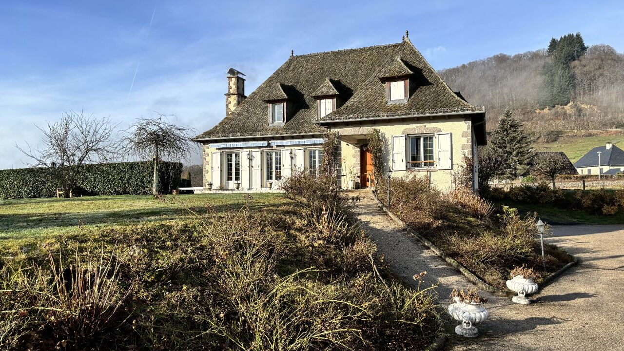 maison 8 pièces 210 m2 à vendre à Polminhac (15800)