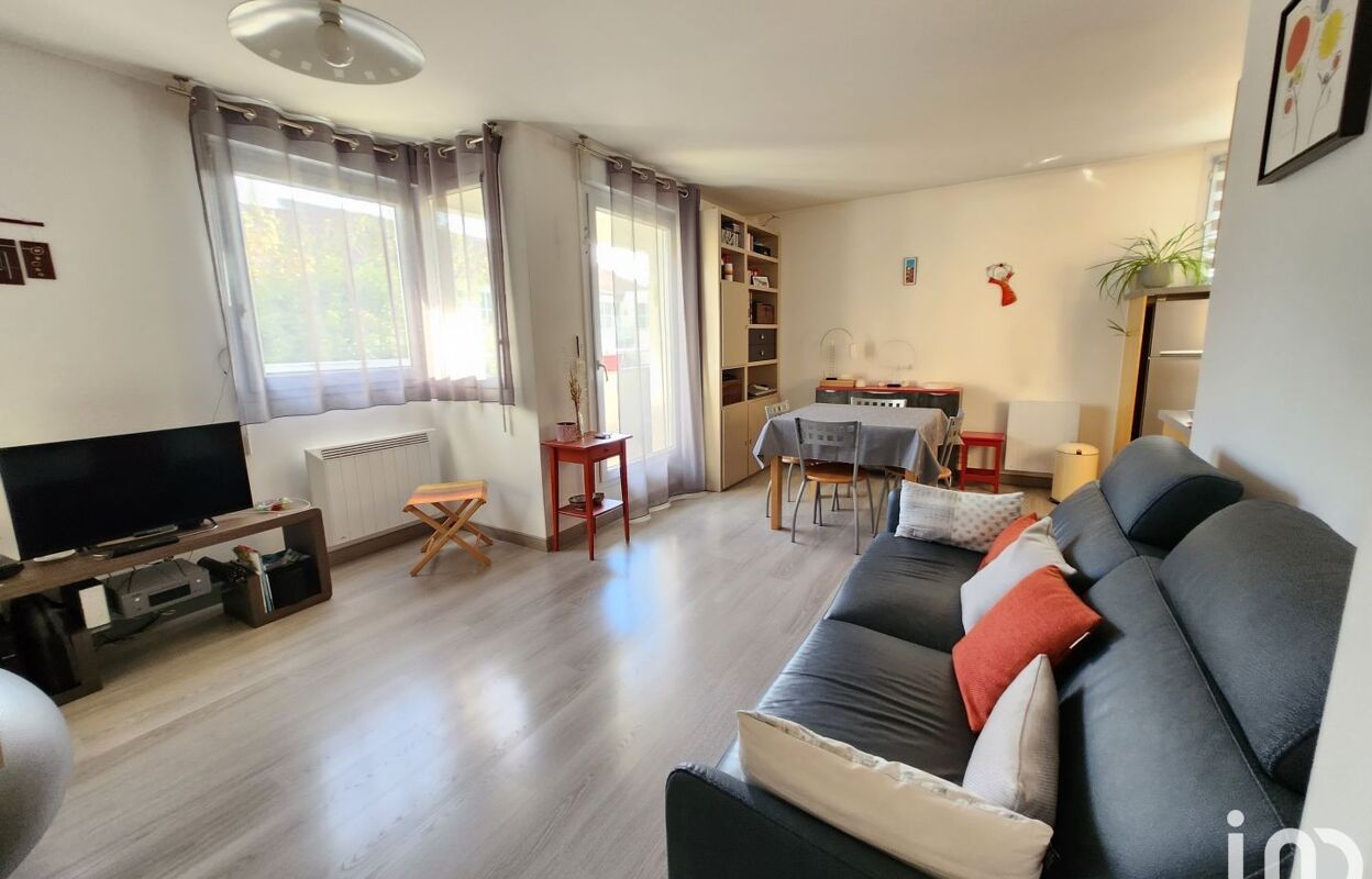 appartement 2 pièces 44 m2 à vendre à Livry-Gargan (93190)
