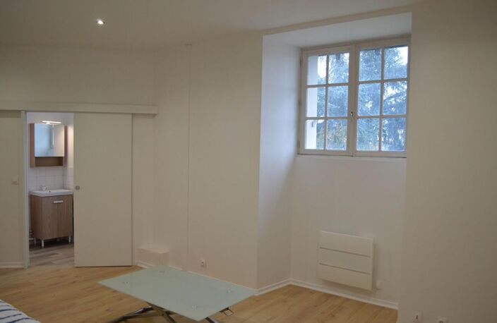 LOCATION : appartement T1 (25 m²) à SAINT PIERRE DES CORPS — photo 2