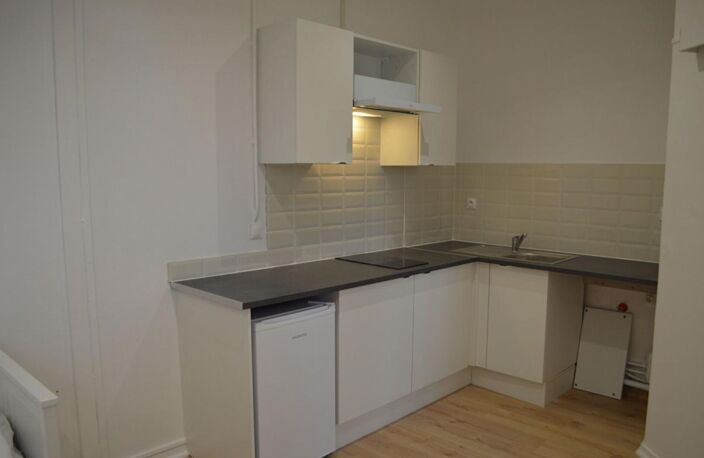 LOCATION : appartement T1 (25 m²) à SAINT PIERRE DES CORPS — photo 3