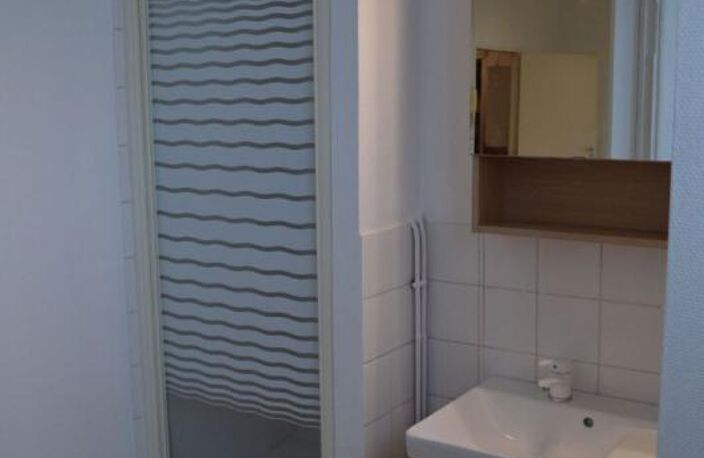 LOCATION : appartement T1 (25 m²) à SAINT PIERRE DES CORPS — photo 4
