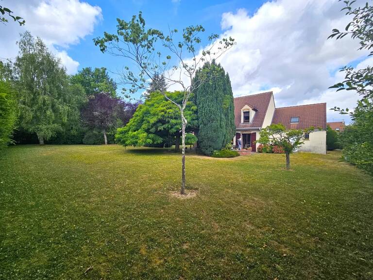 Maison MANDRES LES ROSES — photo 1