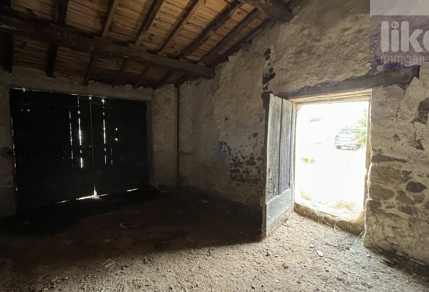 Garage — photo 1