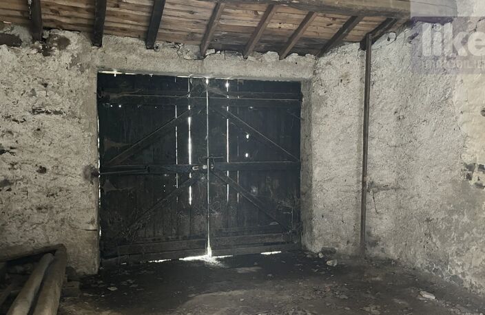 Garage — photo 2