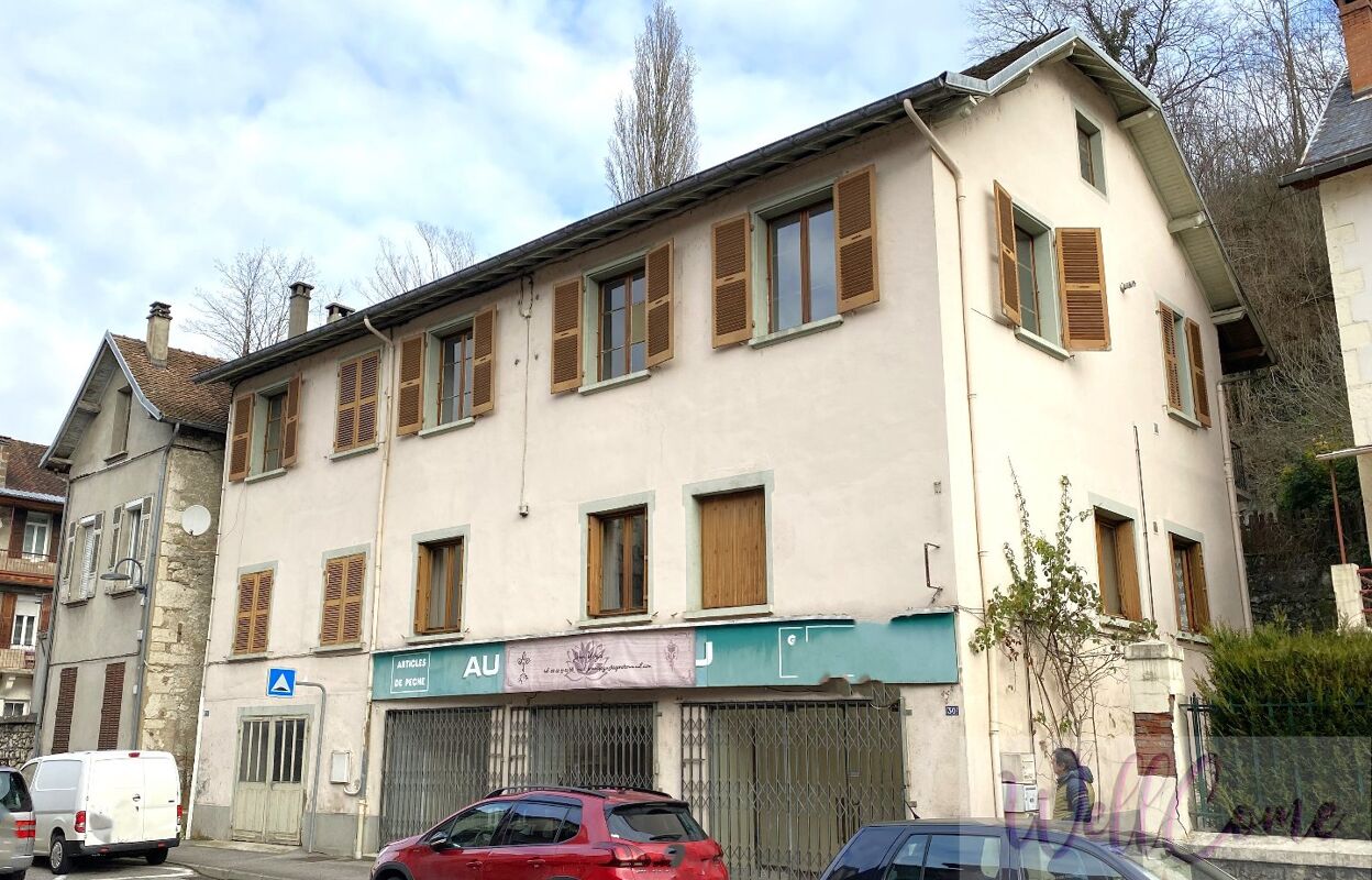 maison 14 pièces 252 m2 à vendre à Le Pont-de-Beauvoisin (73330)
