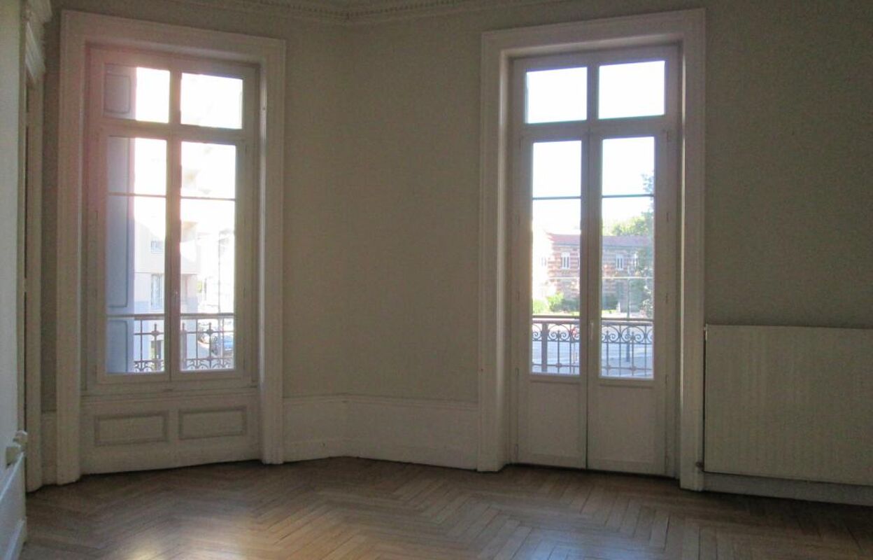 appartement 4 pièces 101 m2 à louer à Saint-Étienne (42000)