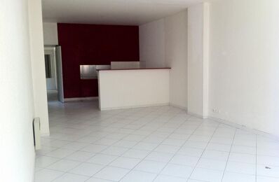 location appartement 740 € CC /mois à proximité de Moussac (30190)
